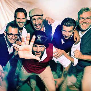 Pater moeskroen square