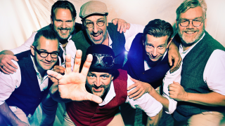 Pater Moeskroen header